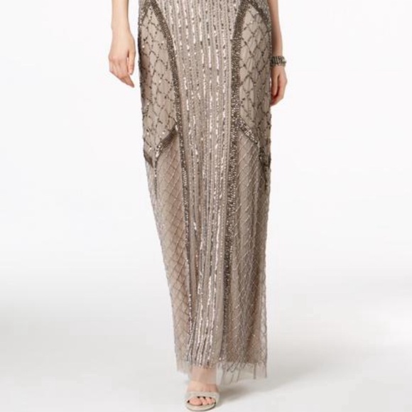 ADRIANNA PAPELL
Embellished Trim Gown - Picture 2 of 3